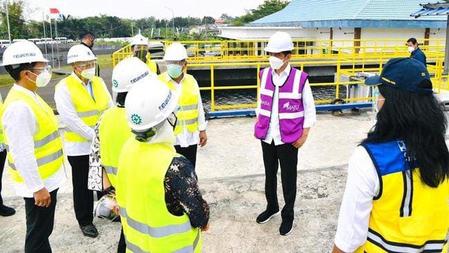 Membangun Infrastruktur, Jokowi Mengatakan Keselamatan Bekerja Jangan Di Abaikan.